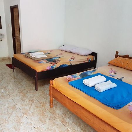 Red Island Bungalows Pasanggaran Camera foto