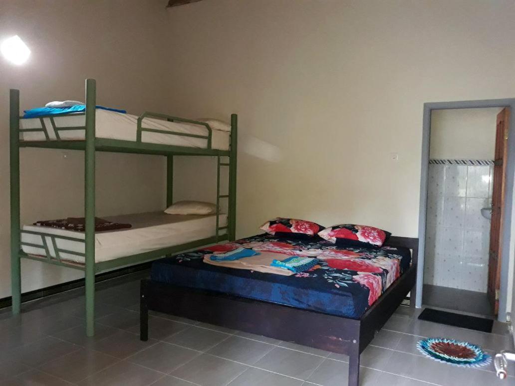 Red Island Bungalows Pasanggaran Camera foto