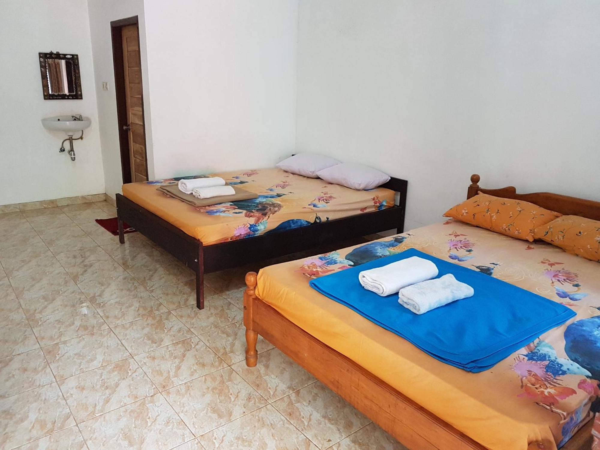 Red Island Bungalows Pasanggaran Camera foto
