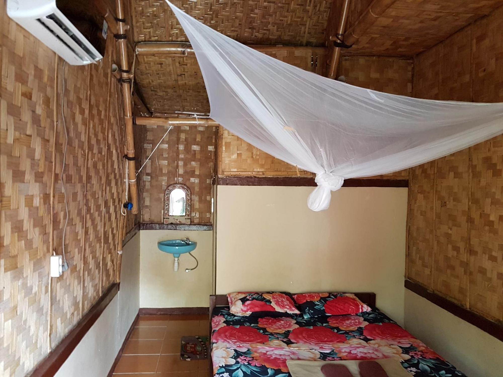 Red Island Bungalows Pasanggaran Camera foto