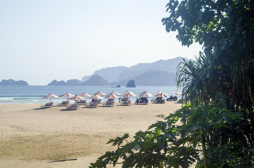 Red Island Bungalows Pasanggaran Esterno foto