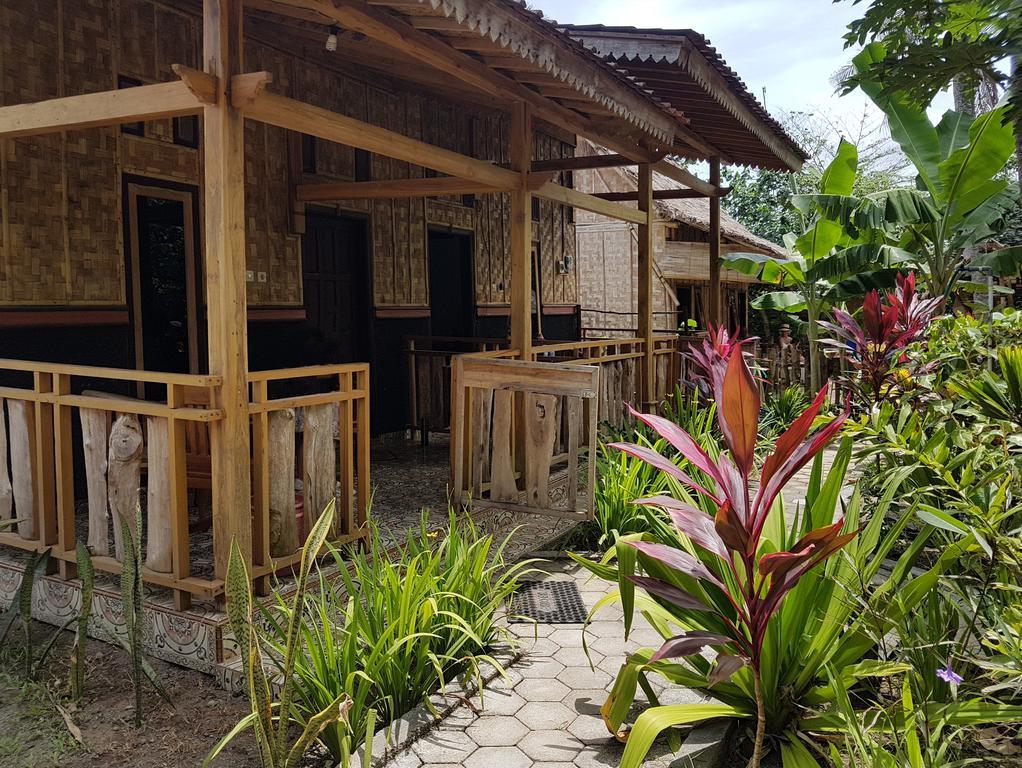 Red Island Bungalows Pasanggaran Esterno foto