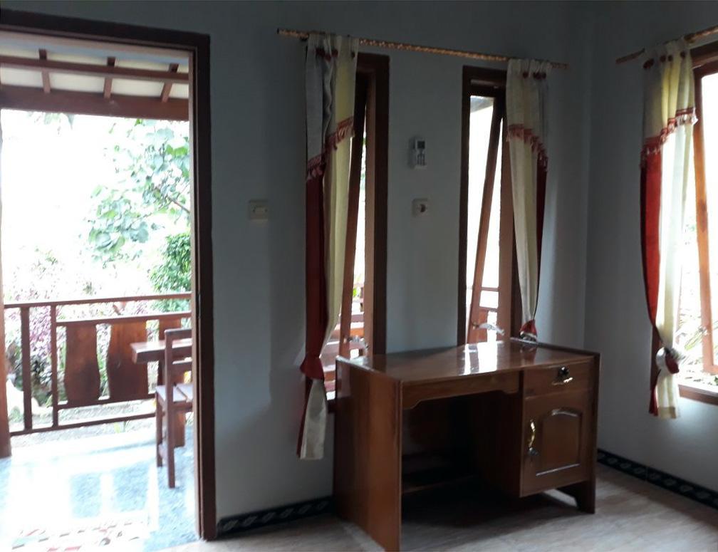 Red Island Bungalows Pasanggaran Camera foto